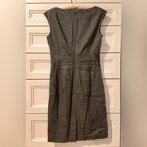 Gray wool sleek dress snatch waist ⏳ - Picture 4 of 7